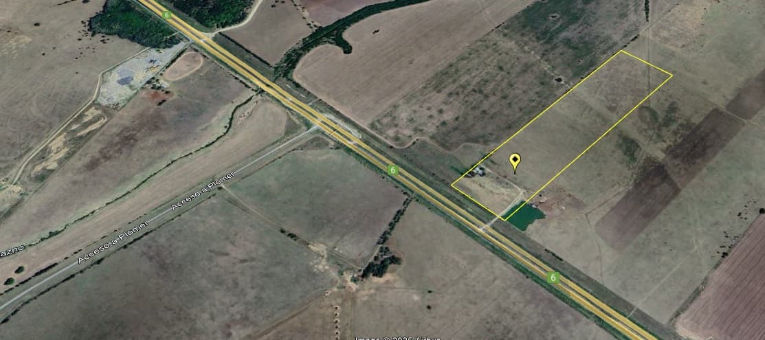 Ruta 6, altura del “Acceso a Plomer”.
